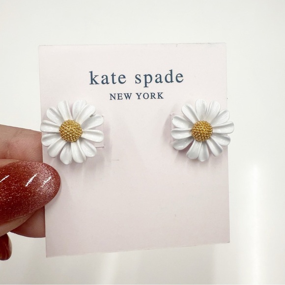 NWT Kate Spade Gold White Into The Bloom Stud Earrings - Picture 2 of 4